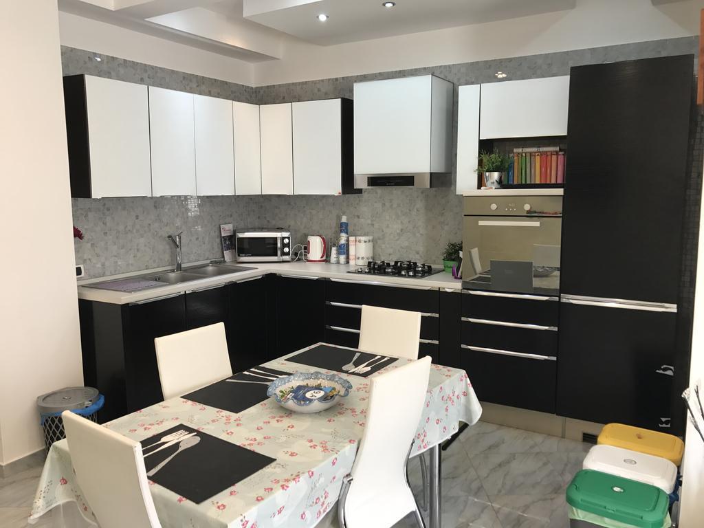 Supera Napoli Apartment Екстер'єр фото